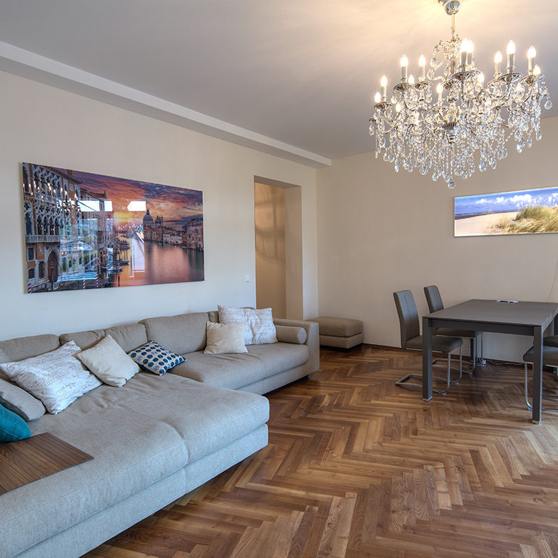 SUNSHINE SUITE
